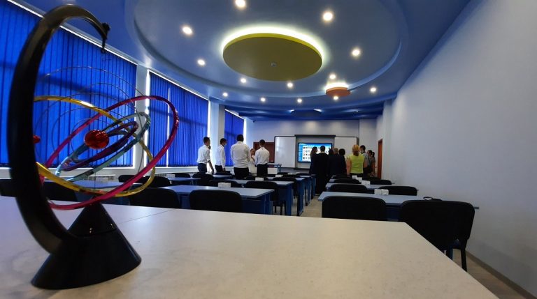 Нови кабинети по природни науки в ПМГ - Габрово | Gabrovo News