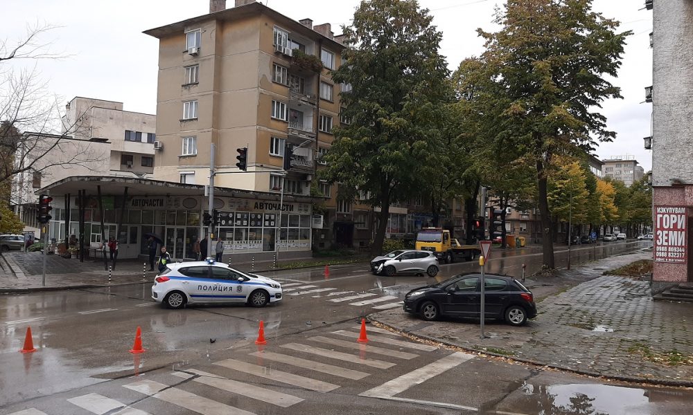 Тежка катастрофа в центъра на Габрово (снимки) | Gabrovo News